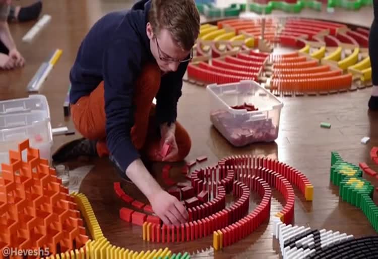 دومینو 32 هزار قطعه