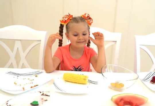 برنامه کودک دیانا و روما دیانا قد بلند