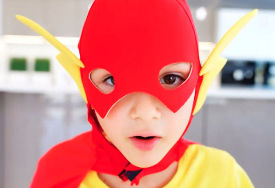 برنامه کودک ولاد و نیکی ولاد ابر قهرمان