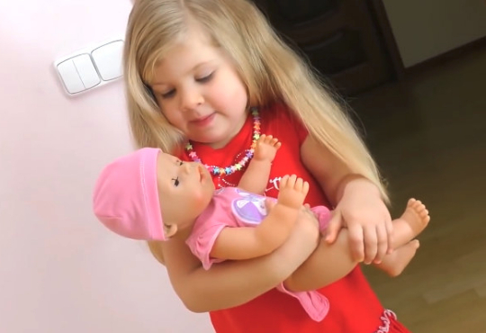 برنامه کودک دیانا و روما عروسک های پشت در