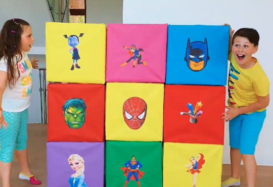 برنامه کودک آدریانا جعبه های ابر قهرمان