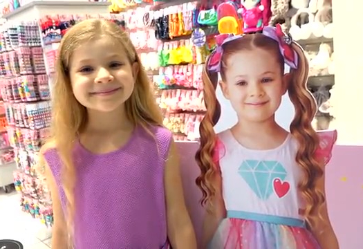 برنامه کودک دیانا / داستانهای دیانا در مورد اکسسوری مو / Diana's Stories about Hair Accessories and Toys that She helped to create