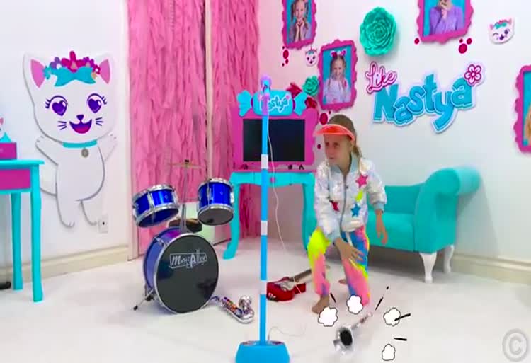 برنامه کودک نستیا / گروه راک / Nastya gathers friends for a super rock band