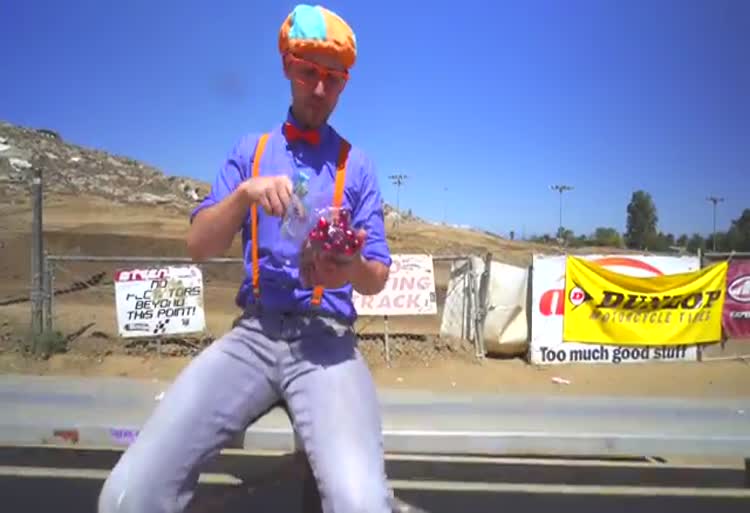 برنامه کودک بلیپی / تور مزرعه گیلاس / Blippi