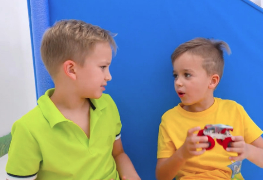 برنامه کودک ولاد و نیکیتا وسایل جدید بازی