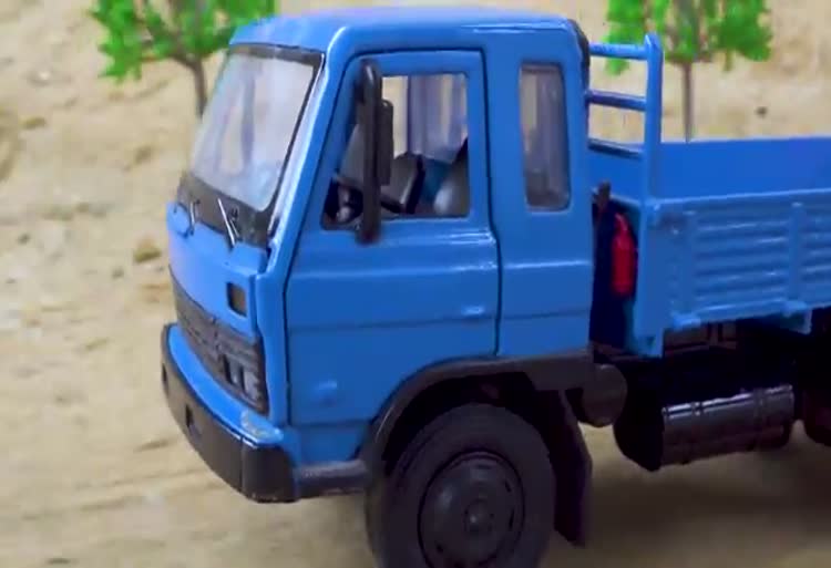 برنامه کودک بیبو / فرار تانک ها از جعبه های جادویی