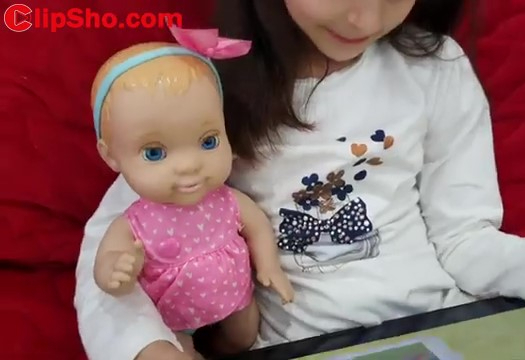 برنامه کودک امیلی / بازی با گربه ها و عروسک ها