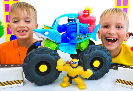 برنامه کودک ولاد و نیکی اسباب بازی ابر قهرمان